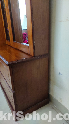 Dressing table